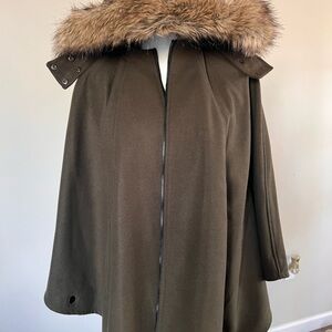 Chic Olive Cape with Faux Fur Collar
